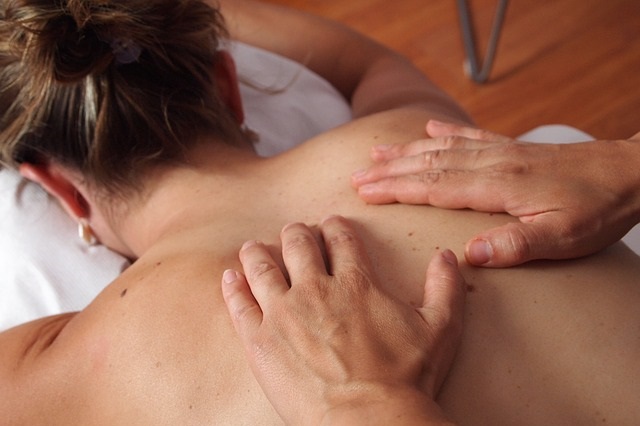 Massage du dos aux huiles